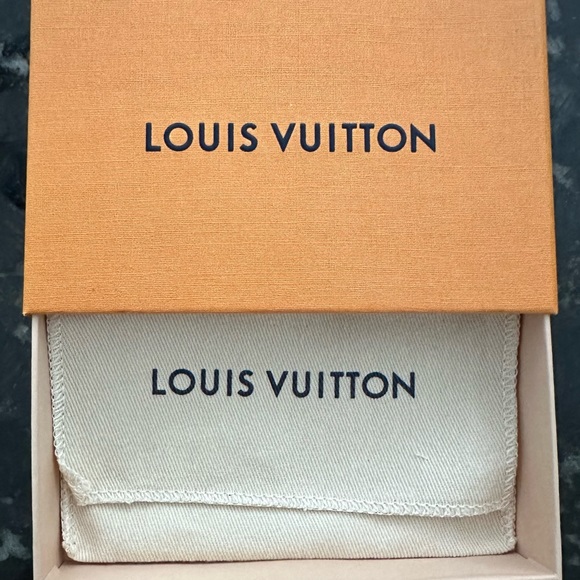Authentic Small Louis Vuitton Storage Box and 4.5 yards of ribbon - Picture 3 of 8